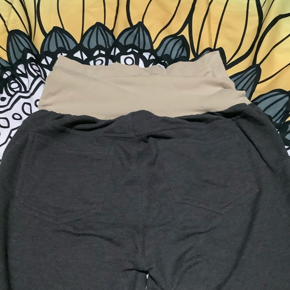 Gray maternity pants - Picture 2 of 3
